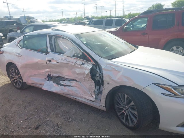 44709214 :رقم المزاد ، 58ADZ1B15MU103209 vin ، 2021 Lexus Es 350 مزاد بيع