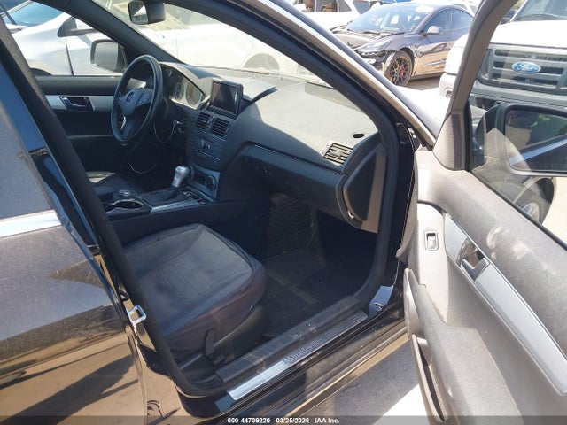 44709220 :رقم المزاد ، WDDGF81X38F083560 vin ، 2008 Mercedes-benz C 300 Luxury 4matic/sport 4matic مزاد بيع
