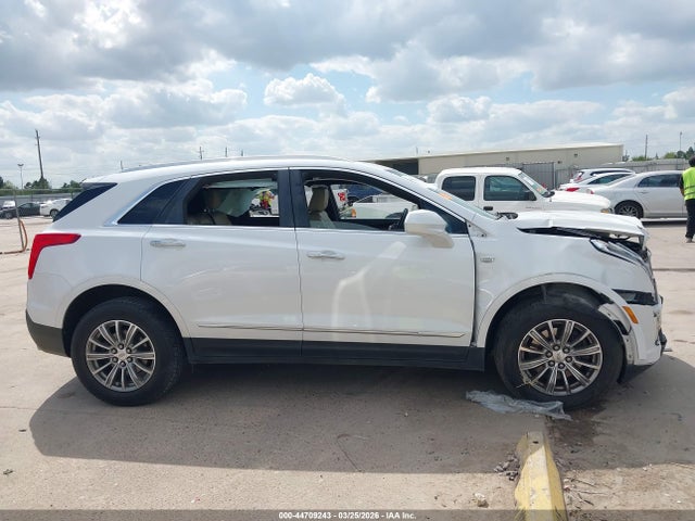 1GYKNBRS9HZ260232 Cadillac XT5 LUXURY