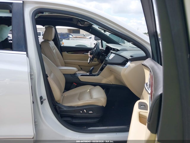 1GYKNBRS9HZ260232 Cadillac XT5 LUXURY