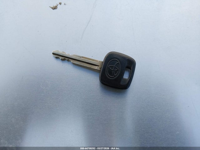 VNKKTUD38HA072704 Toyota YARIS L