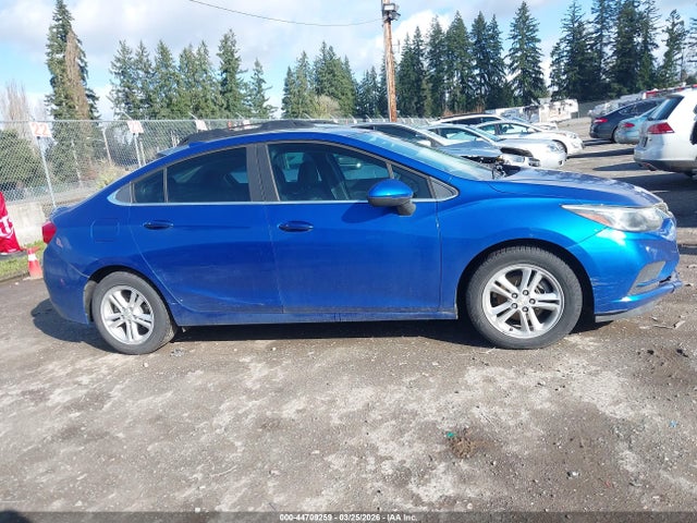 1G1BE5SM9J7137950 Chevrolet Cruze Lt Auto