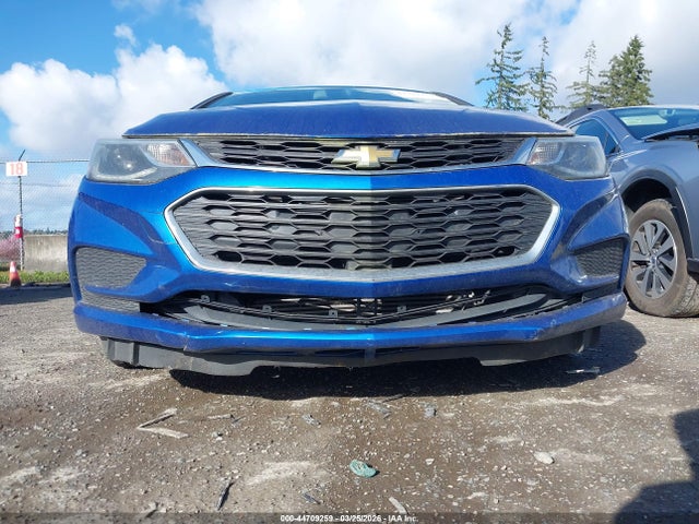 1G1BE5SM9J7137950 Chevrolet Cruze Lt Auto