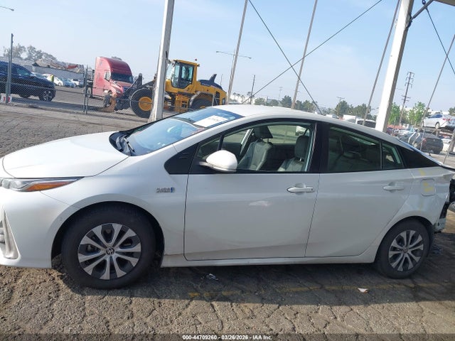 Toyota Prius Prime Limited 2021 JTDKAMFP3M3172318 Image 15