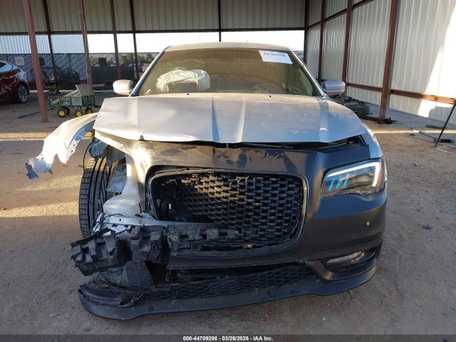 44709298 :رقم المزاد ، 2C3CCABG4PH589973 vin ، 2023 Chrysler 300 300s مزاد بيع
