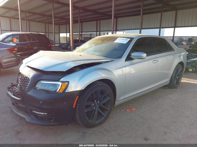 44709298 :رقم المزاد ، 2C3CCABG4PH589973 vin ، 2023 Chrysler 300 300s مزاد بيع