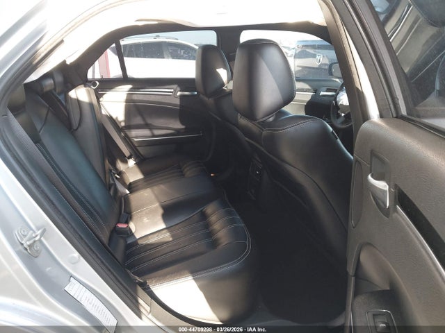 44709298 :رقم المزاد ، 2C3CCABG4PH589973 vin ، 2023 Chrysler 300 300s مزاد بيع