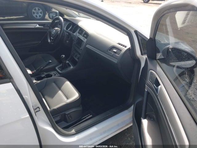 2015 Volkswagen Golf Tsi S 4-door მანქანა იყიდება აუქციონზე, vin: 3VW117AUXFM034705, აუქციონის ნომერი: 44709309
