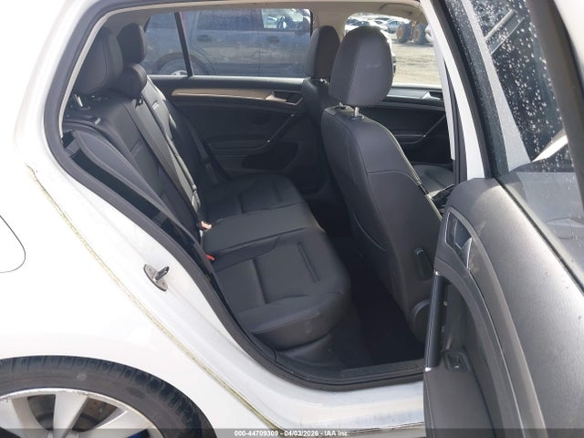 2015 Volkswagen Golf Tsi S 4-door მანქანა იყიდება აუქციონზე, vin: 3VW117AUXFM034705, აუქციონის ნომერი: 44709309