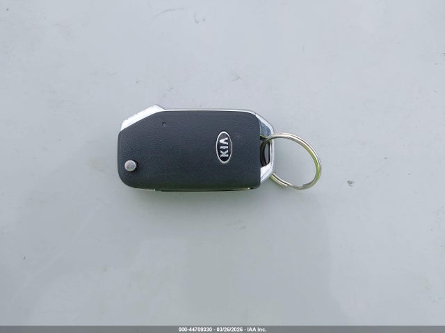 KNDJ23AU7L7023935 KIA SOUL LX