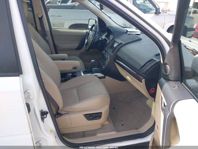 SALFR2BG0EH383185 Land Rover LR2