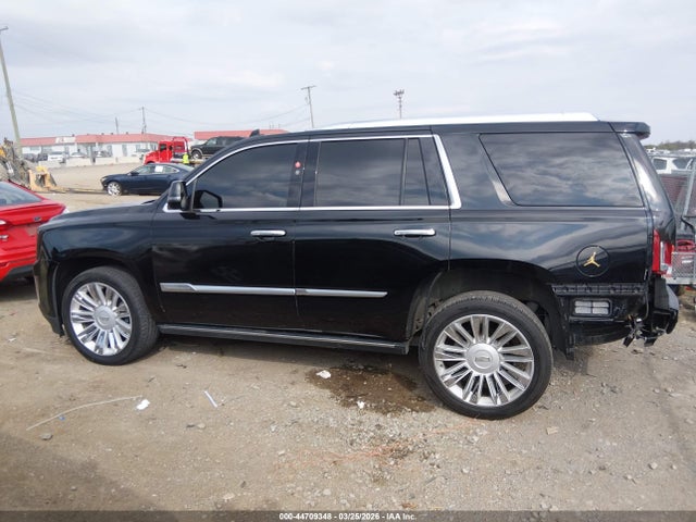 44709348 :رقم المزاد ، 1GYS3DKJ5KR210440 vin ، 2019 Cadillac Escalade Platinum مزاد بيع