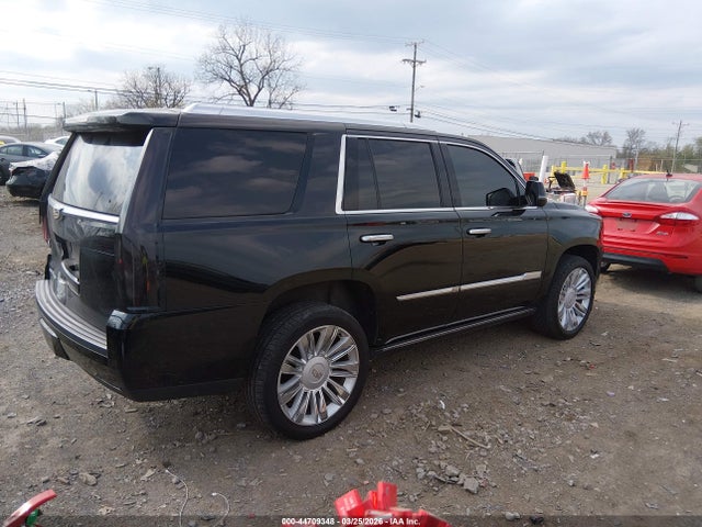 44709348 :رقم المزاد ، 1GYS3DKJ5KR210440 vin ، 2019 Cadillac Escalade Platinum مزاد بيع