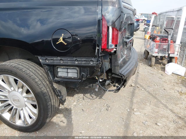 44709348 :رقم المزاد ، 1GYS3DKJ5KR210440 vin ، 2019 Cadillac Escalade Platinum مزاد بيع