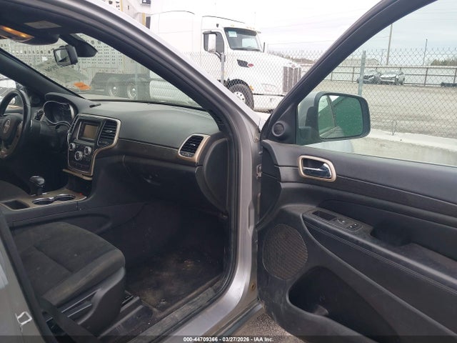 Продаж на аукціоні авто 2015 Jeep Grand Cherokee Laredo, vin: 1C4RJEAG9FC728338, номер лоту: 44709366