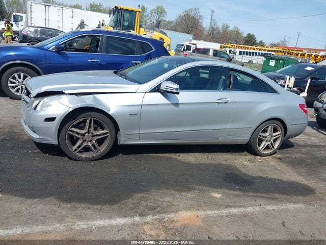 2012 Mercedes-benz E 350 მანქანა იყიდება აუქციონზე, vin: WDDKJ5KB2CF143041, აუქციონის ნომერი: 44709405