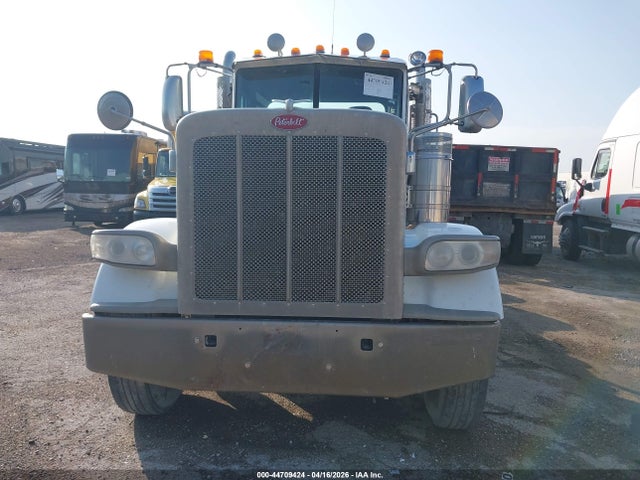 44709424 :رقم المزاد ، 1XPXD79X5FD269123 vin ، 2015 Peterbilt 389 مزاد بيع