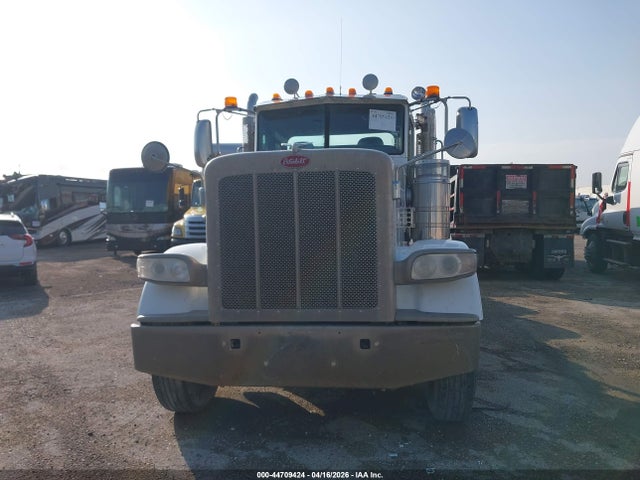 44709424 :رقم المزاد ، 1XPXD79X5FD269123 vin ، 2015 Peterbilt 389 مزاد بيع