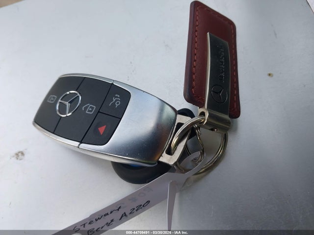 2019 Mercedes-benz A 220 მანქანა იყიდება აუქციონზე, vin: WDD3G4EB0KW021060, აუქციონის ნომერი: 44709491
