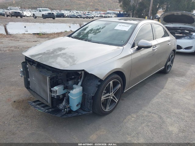 2019 Mercedes-benz A 220 მანქანა იყიდება აუქციონზე, vin: WDD3G4EB0KW021060, აუქციონის ნომერი: 44709491