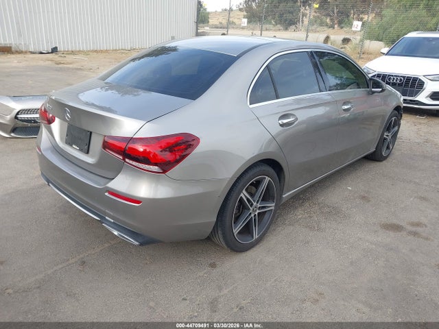 2019 Mercedes-benz A 220 მანქანა იყიდება აუქციონზე, vin: WDD3G4EB0KW021060, აუქციონის ნომერი: 44709491