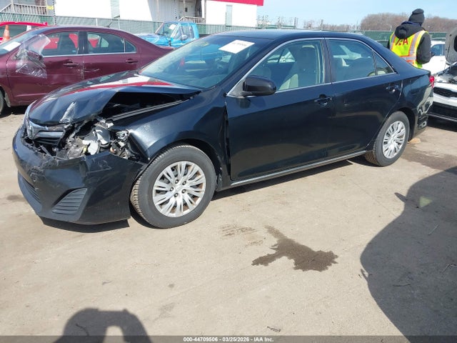 44709506 :رقم المزاد ، 4T4BF1FK9DR289112 vin ، 2013 Toyota Camry Le مزاد بيع