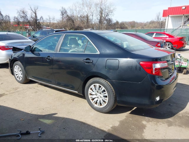 44709506 :رقم المزاد ، 4T4BF1FK9DR289112 vin ، 2013 Toyota Camry Le مزاد بيع