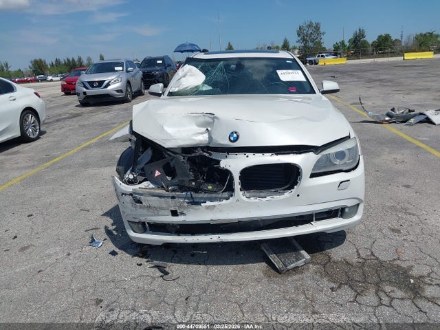 2011 Bmw 740li მანქანა იყიდება აუქციონზე, vin: WBAKB4C55BC574125, აუქციონის ნომერი: 44709551