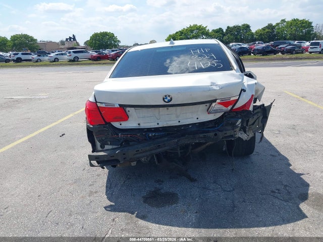 2011 Bmw 740li მანქანა იყიდება აუქციონზე, vin: WBAKB4C55BC574125, აუქციონის ნომერი: 44709551