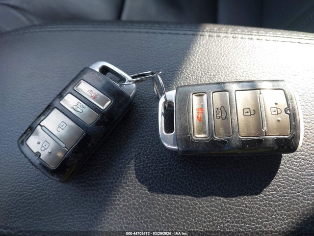 44709572 :رقم المزاد ، KNALN4D78F5176672 vin ، 2015 Kia Cadenza Premium مزاد بيع