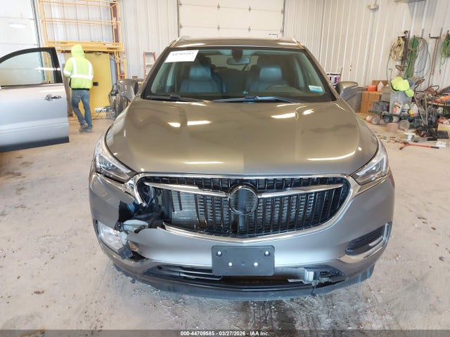 44709585 :رقم المزاد ، 5GAEVAKW2JJ202396 vin ، 2018 Buick Enclave Essence مزاد بيع