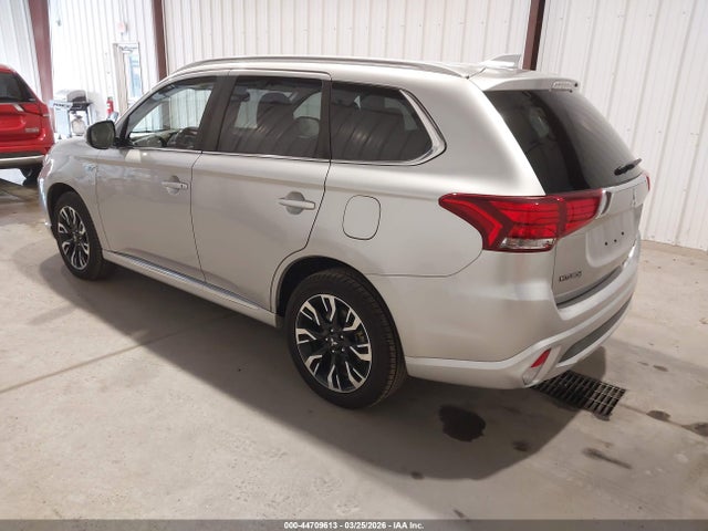 2018 MITSUBISHI OUTLANDER PHEV JA4J24A53JZ071751 Photo 2