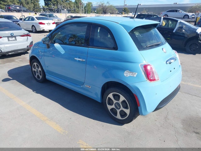2015 FIAT 500E 3C3CFFGEXFT503194 Photo 2