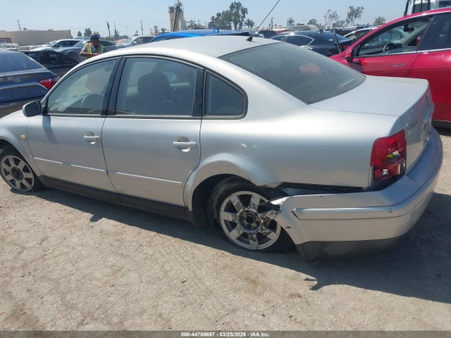 Aukcja sprzedaży 1999 Volkswagen Passat Gls, vin: WVWMA63B6XE246983, numer aukcji: 44709697