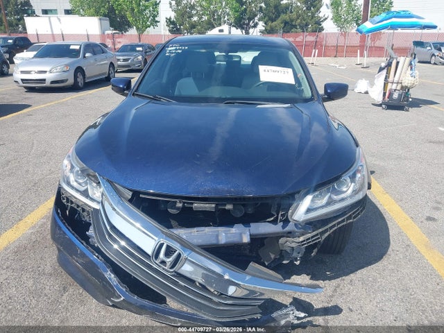 44709727 :رقم المزاد ، 1HGCR2F36HA085885 vin ، 2017 Honda Accord Lx مزاد بيع
