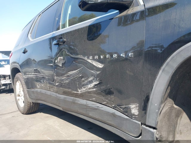 1GNERFKW1KJ276868 Chevrolet Traverse Ls