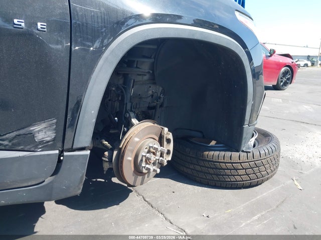 1GNERFKW1KJ276868 Chevrolet Traverse Ls