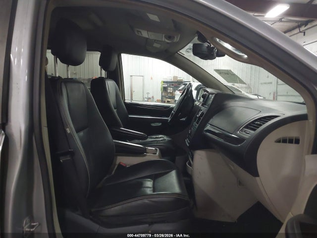2014 Chrysler Town & Country Touring-l მანქანა იყიდება აუქციონზე, vin: 2C4RC1CG1ER368519, აუქციონის ნომერი: 44709779