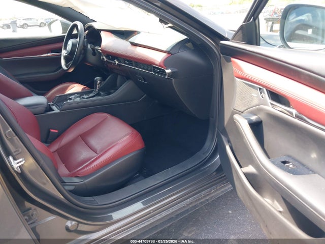44709798 :رقم المزاد ، JM1BPAML3M1311226 vin ، 2021 Mazda Mazda3 Premium مزاد بيع