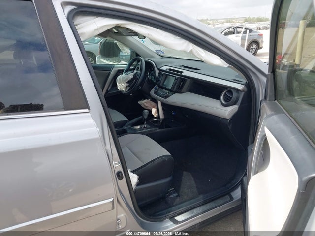 44709864 :رقم المزاد ، JTMRJREV1JD186784 vin ، 2018 Toyota Rav4 Hybrid Xle مزاد بيع