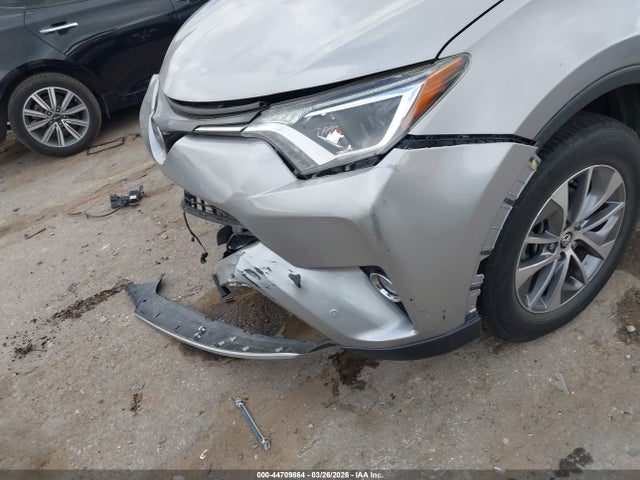 44709864 :رقم المزاد ، JTMRJREV1JD186784 vin ، 2018 Toyota Rav4 Hybrid Xle مزاد بيع