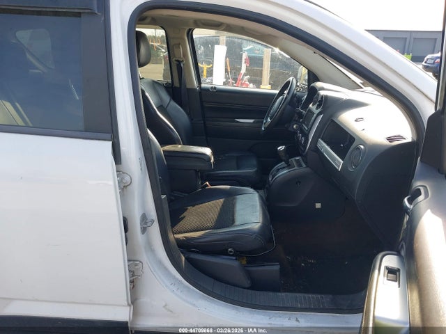 Jeep Compass Latitude 2014 1C4NJDEB8ED534237 Image 5