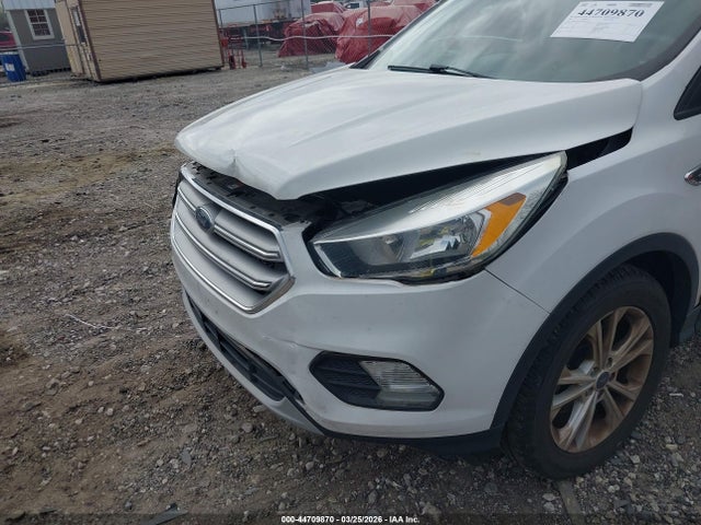 1FMCU0GD9HUD16734 Ford ESCAPE SE
