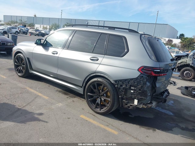 2023 BMW X7 5UX33EM00P9P73325 Photo 2