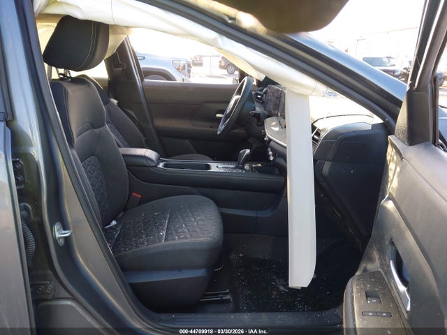 2025 Nissan Kicks Sv Intelligent Awd მანქანა იყიდება აუქციონზე, vin: 3N8AP6CB7SL379993, აუქციონის ნომერი: 44709918