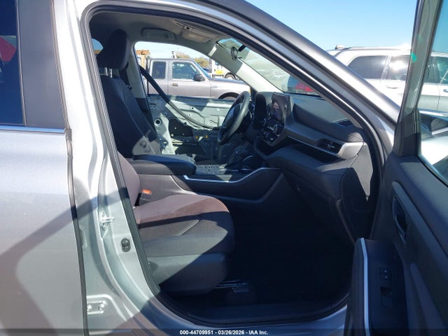 5TDKDRBH1PS526861 Toyota Highlander Le