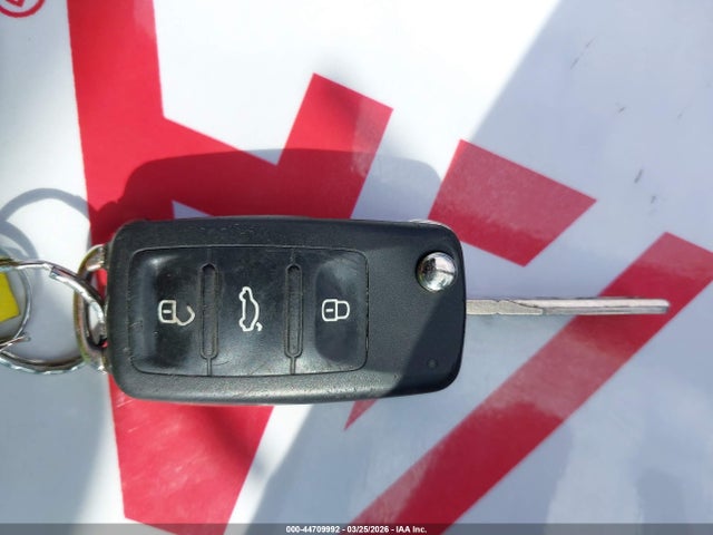 Продажа на аукционе авто 2015 Volkswagen Passat 1.8t S, vin: 1VWAS7A33FC009151, номер лота: 44709992
