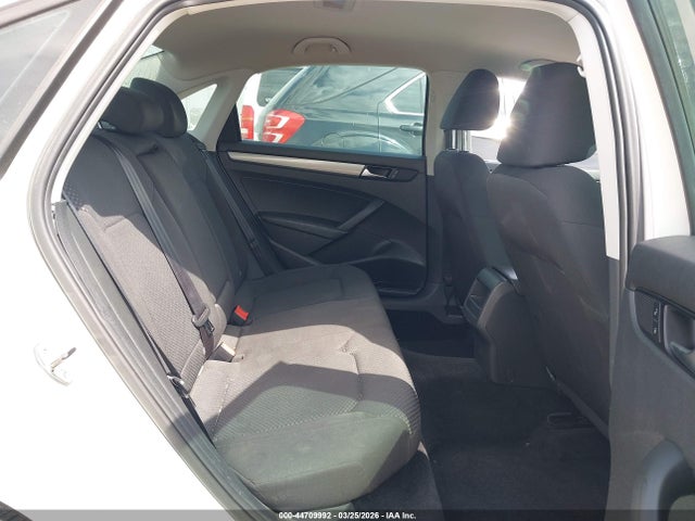Продажа на аукционе авто 2015 Volkswagen Passat 1.8t S, vin: 1VWAS7A33FC009151, номер лота: 44709992