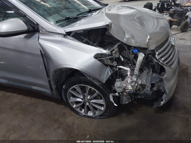 KM8SM4HF2HU253026 Hyundai Santa Fe Se