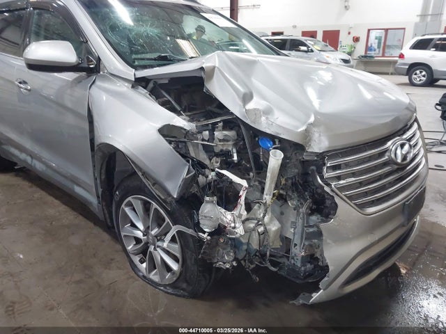 KM8SM4HF2HU253026 Hyundai Santa Fe Se